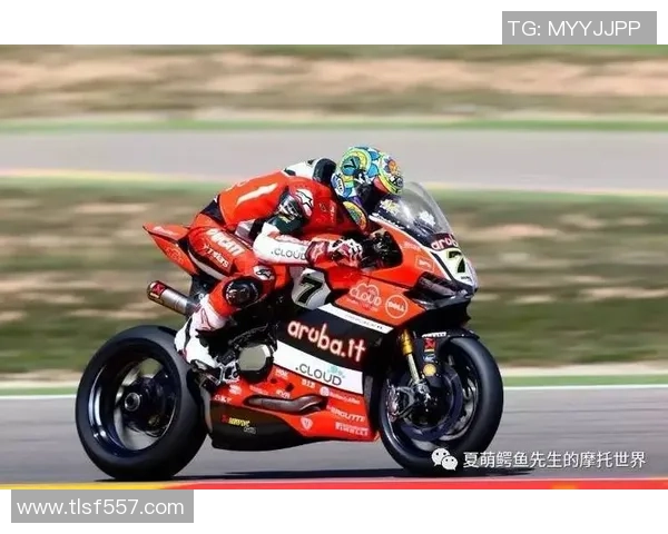 足球明星分享与刘雯的友谊与合作故事探讨时尚与运动的完美结合 足球明星分享与刘雯的友谊与合作故事探讨时尚与运动的完美结合