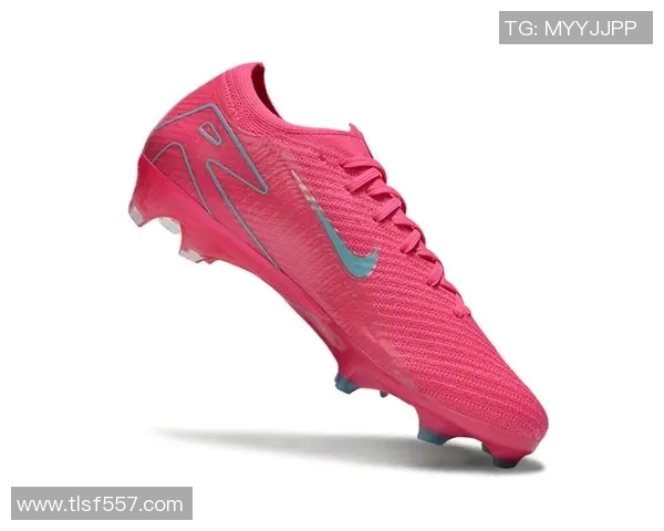 粉色足球鞋闪耀绿茵场足球明星们的时尚选择与竞技激情 粉色足球鞋闪耀绿茵场足球明星们的时尚选择与竞技激情